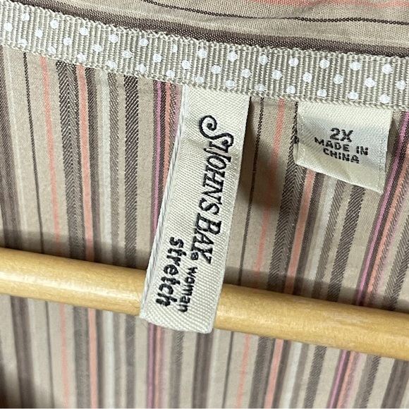 ❄️3/$20 ST. JOHN’S BAY Sleeveless Cotton Button Down, 2X - Picture 4 of 6